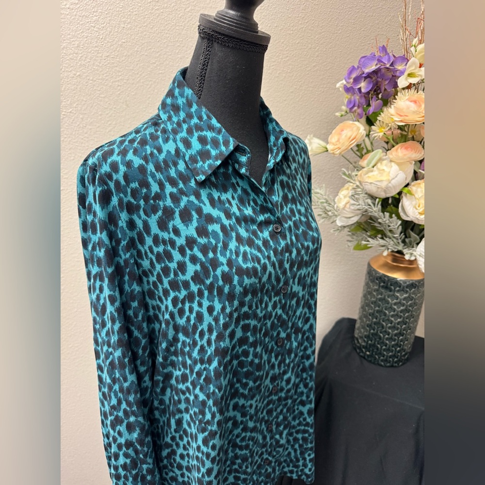 Chico's Fashionista Teal and Black Button-Down Long Sleeve Shirt Size 1 (Medium) - Picture 7 of 10